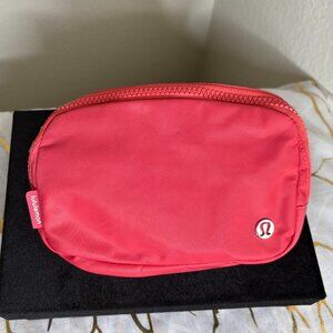 Lululemon Everywhere Belt Bag 1L – Pink Punch